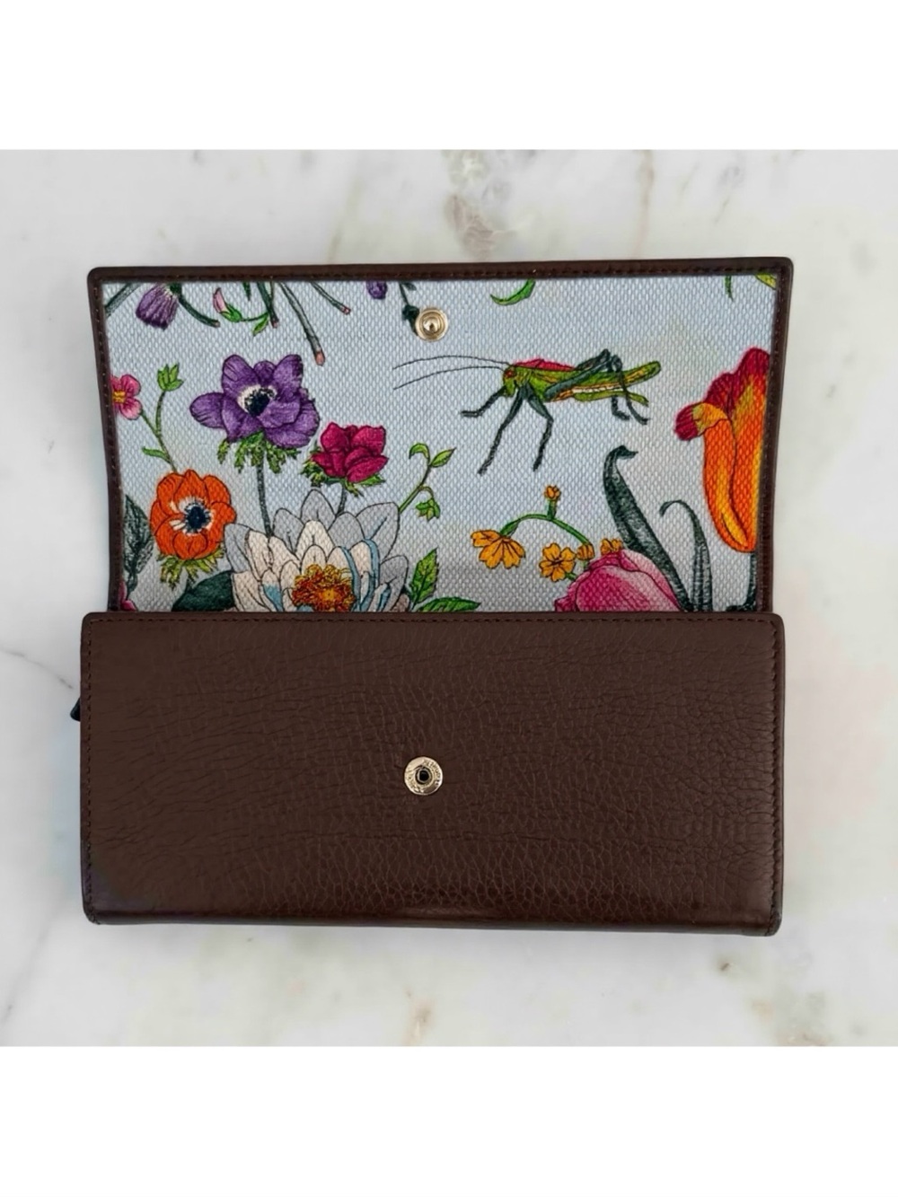 Gucci Calfskin Swing Continental Wallet with COA - Unique Canvas Interior Flap